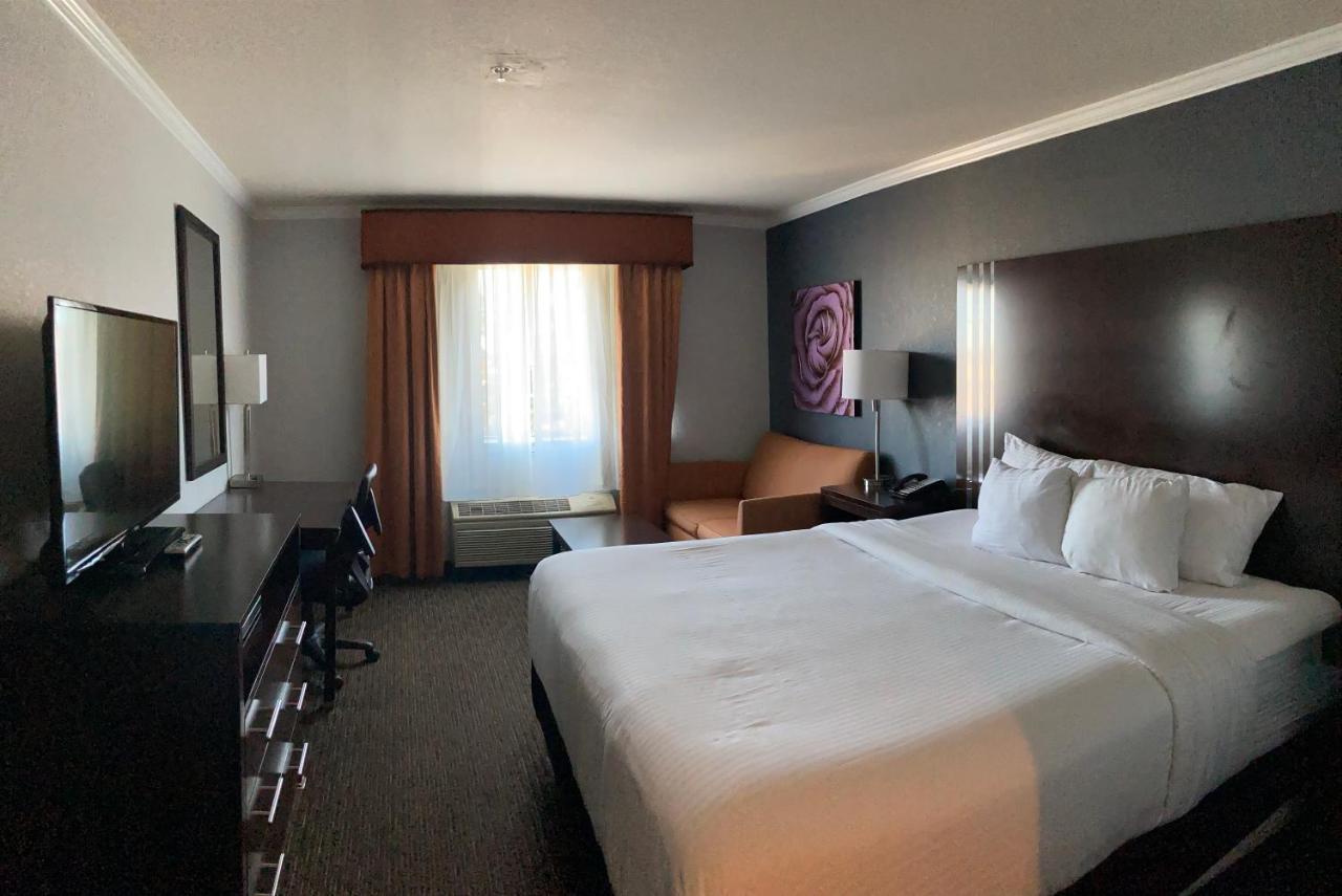 La Quinta By Wyndham Davis Hotel Bagian luar foto