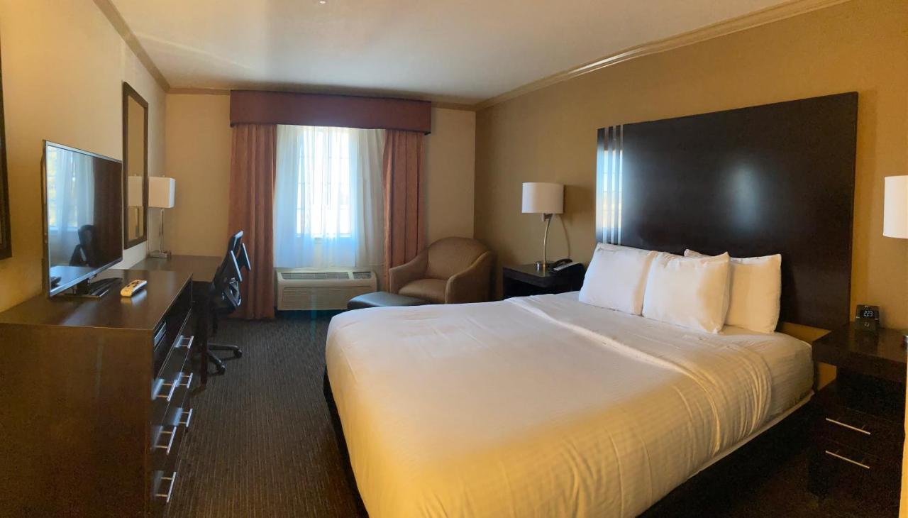 La Quinta By Wyndham Davis Hotel Bagian luar foto