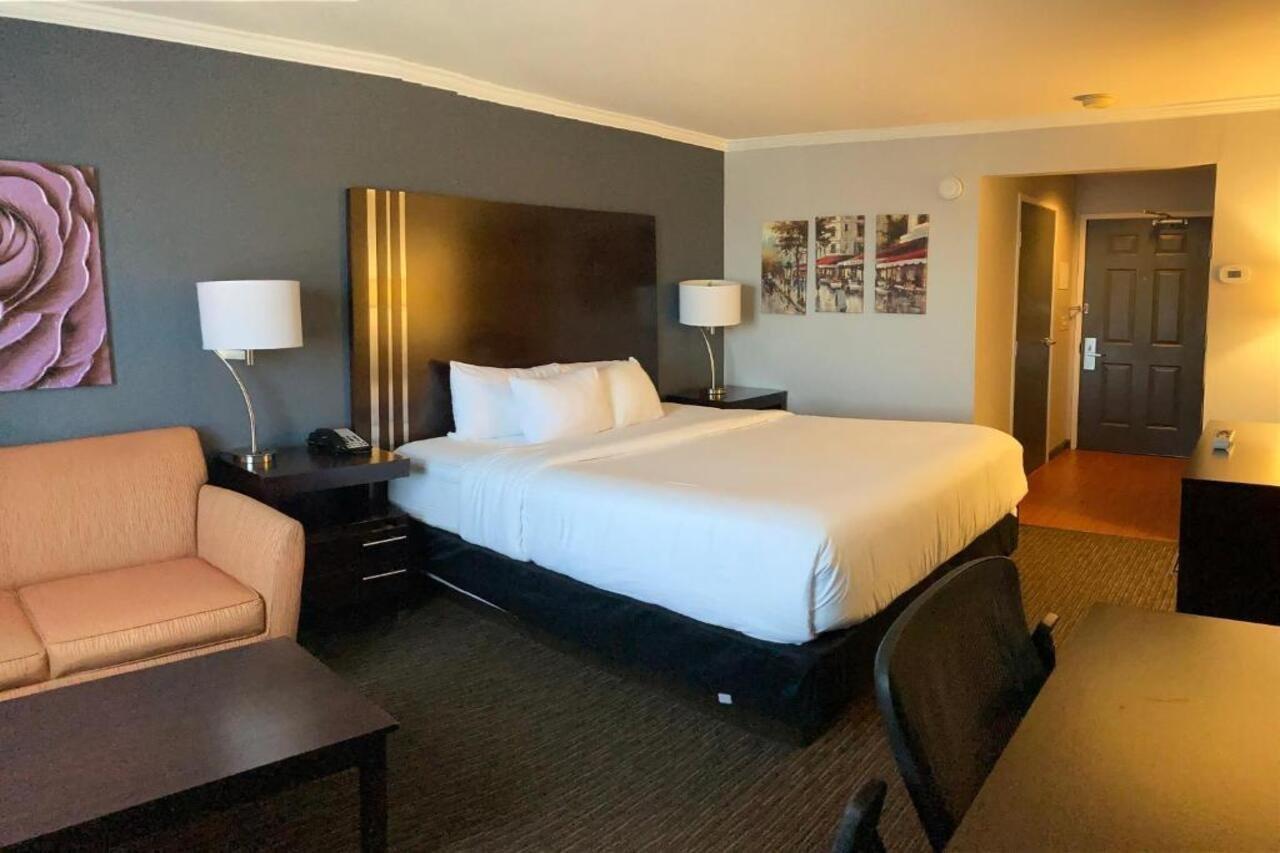 La Quinta By Wyndham Davis Hotel Bagian luar foto