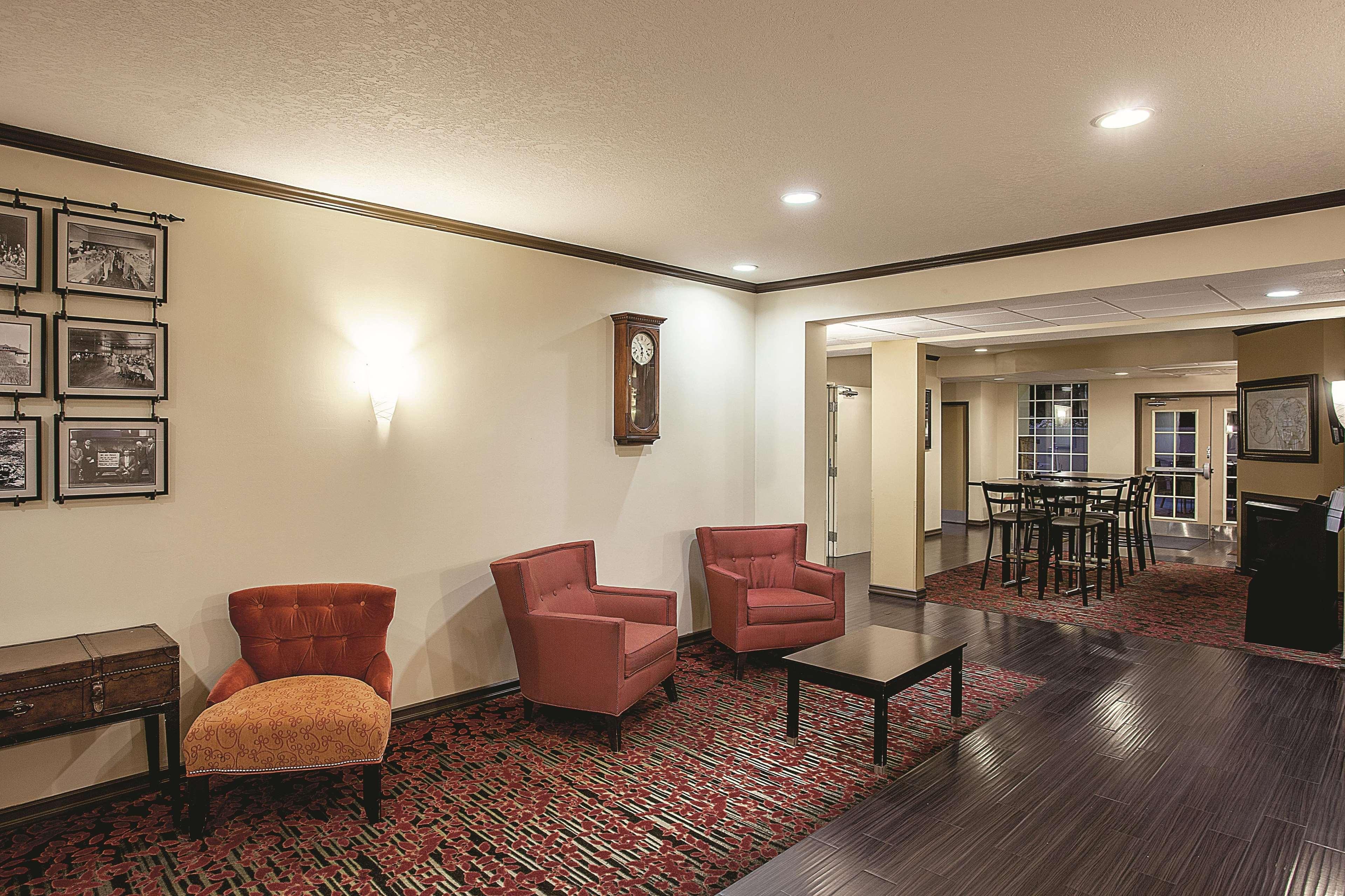 La Quinta By Wyndham Davis Hotel Bagian luar foto