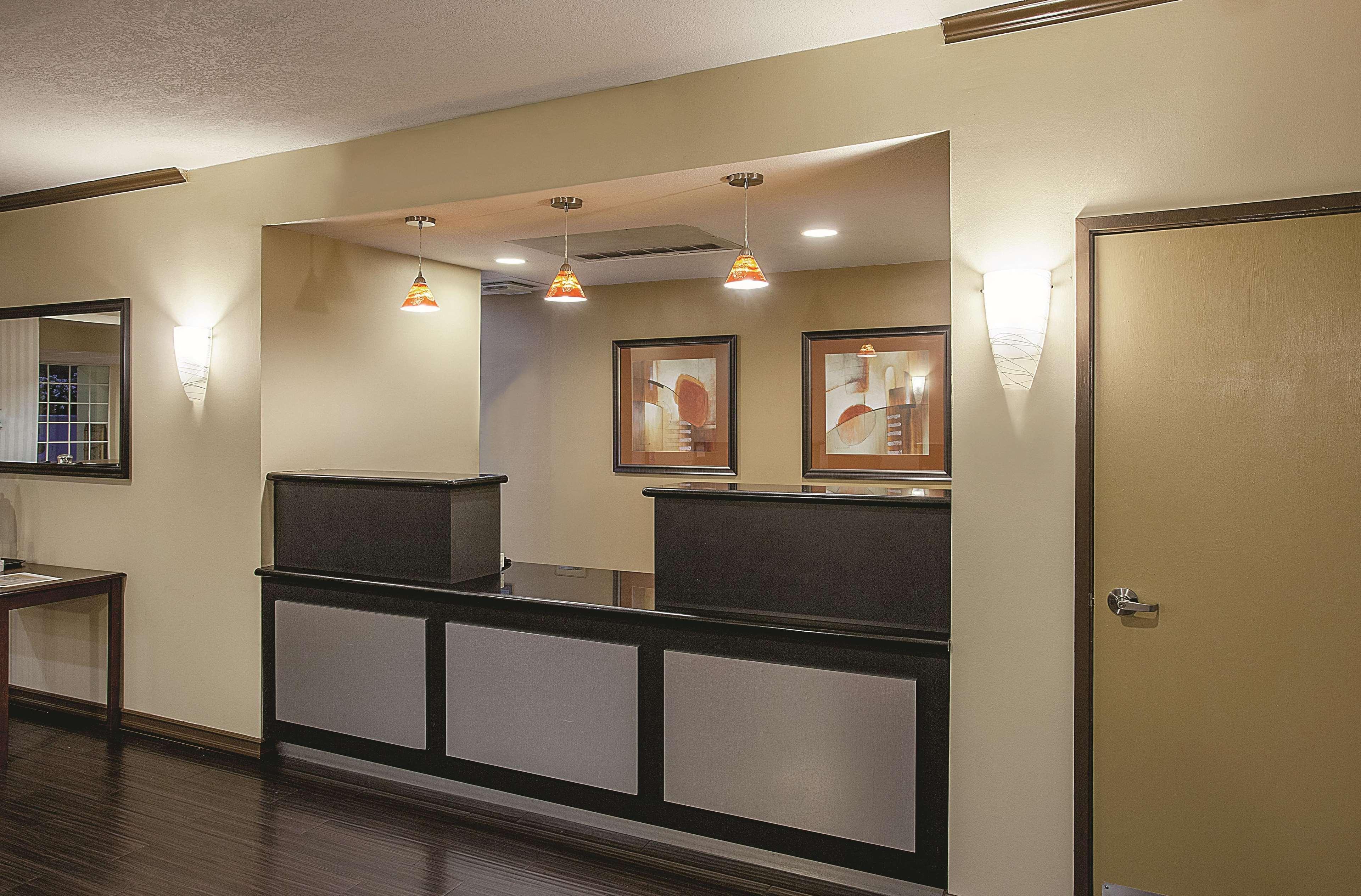 La Quinta By Wyndham Davis Hotel Bagian luar foto
