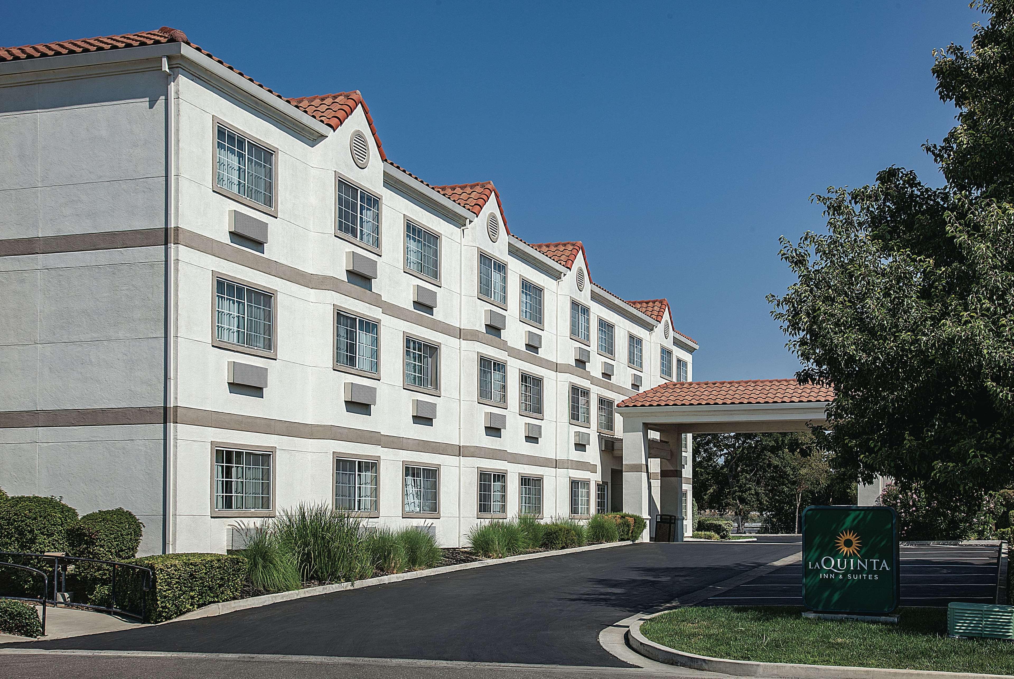 La Quinta By Wyndham Davis Hotel Bagian luar foto
