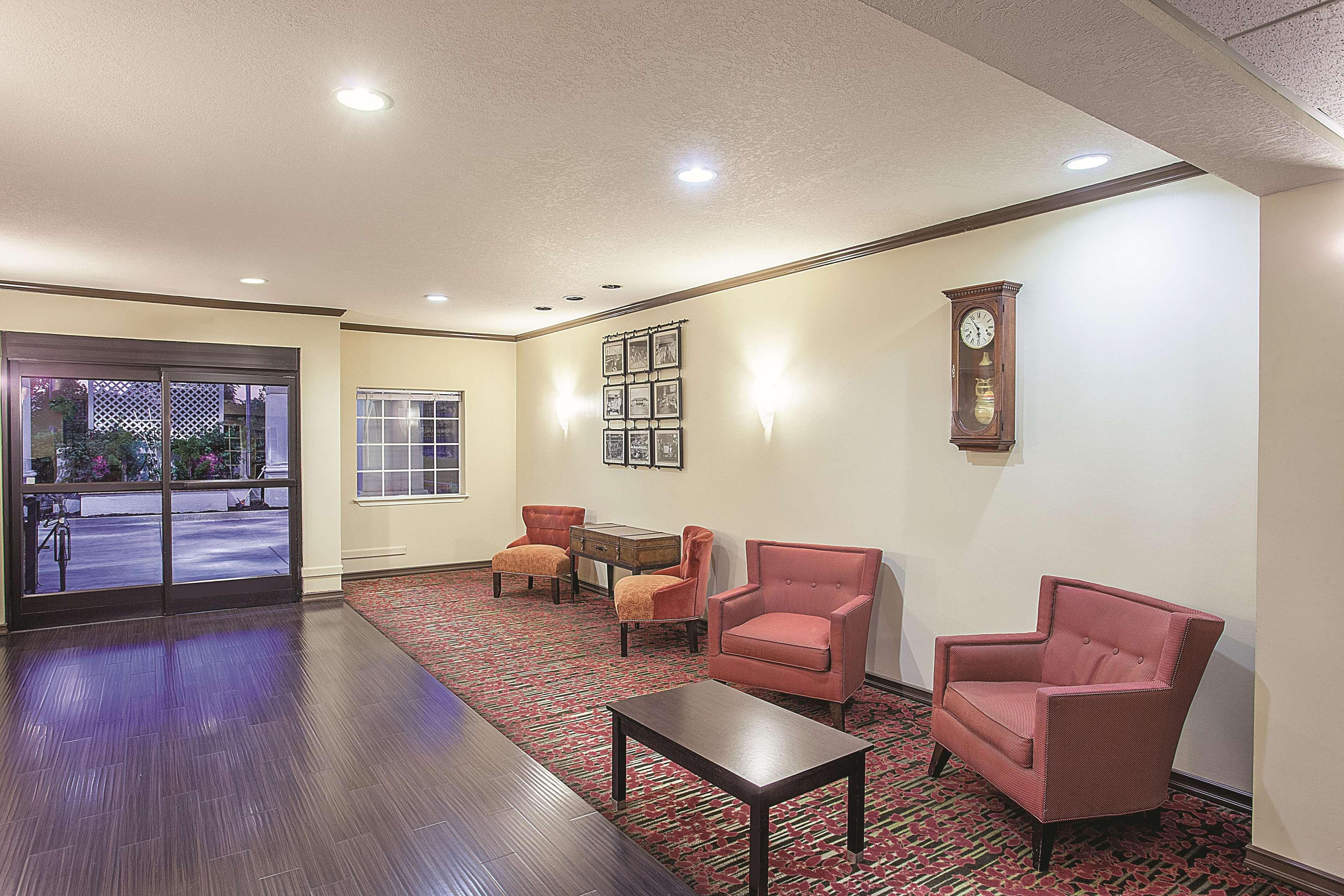 La Quinta By Wyndham Davis Hotel Bagian luar foto