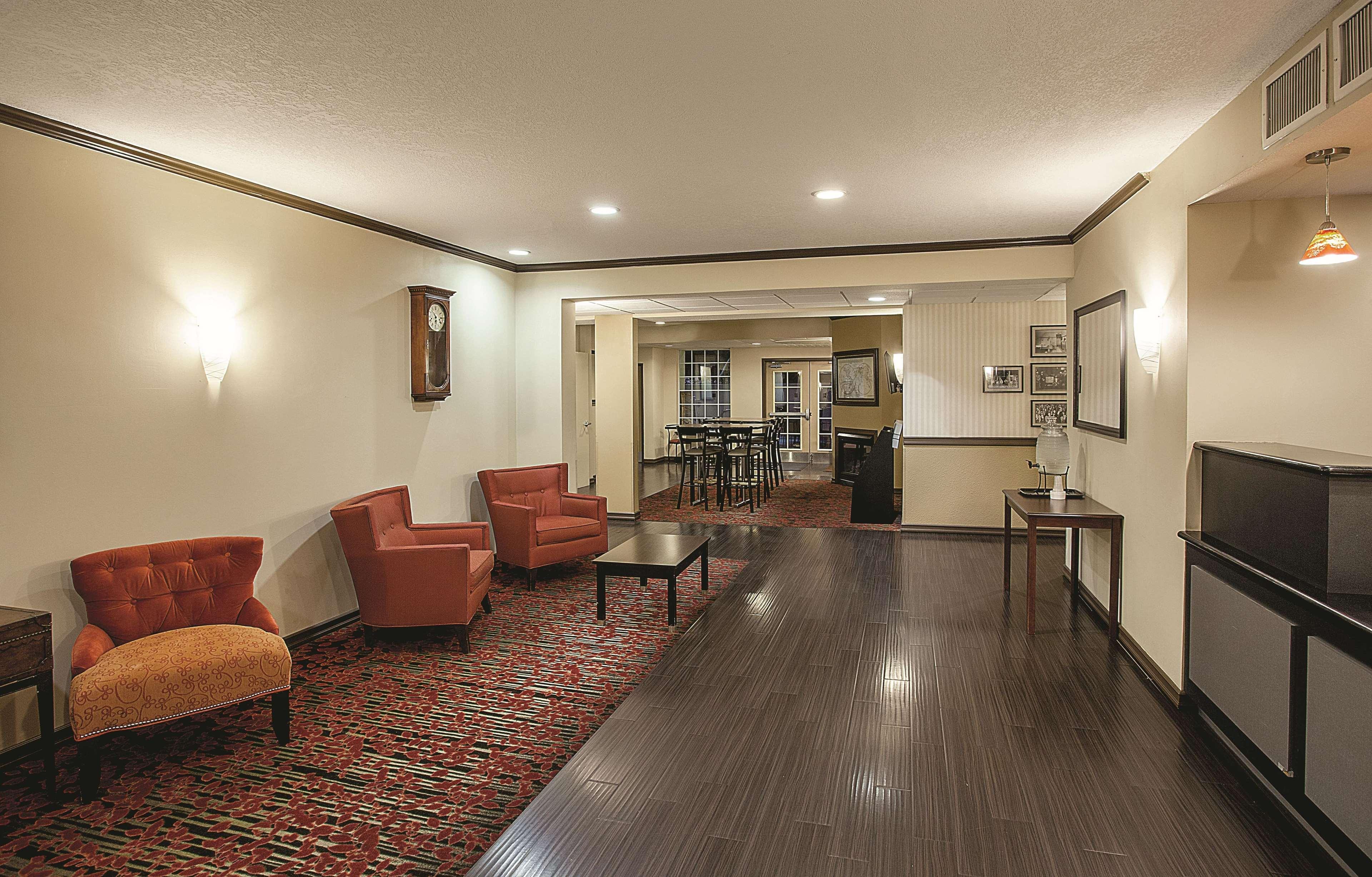 La Quinta By Wyndham Davis Hotel Bagian luar foto