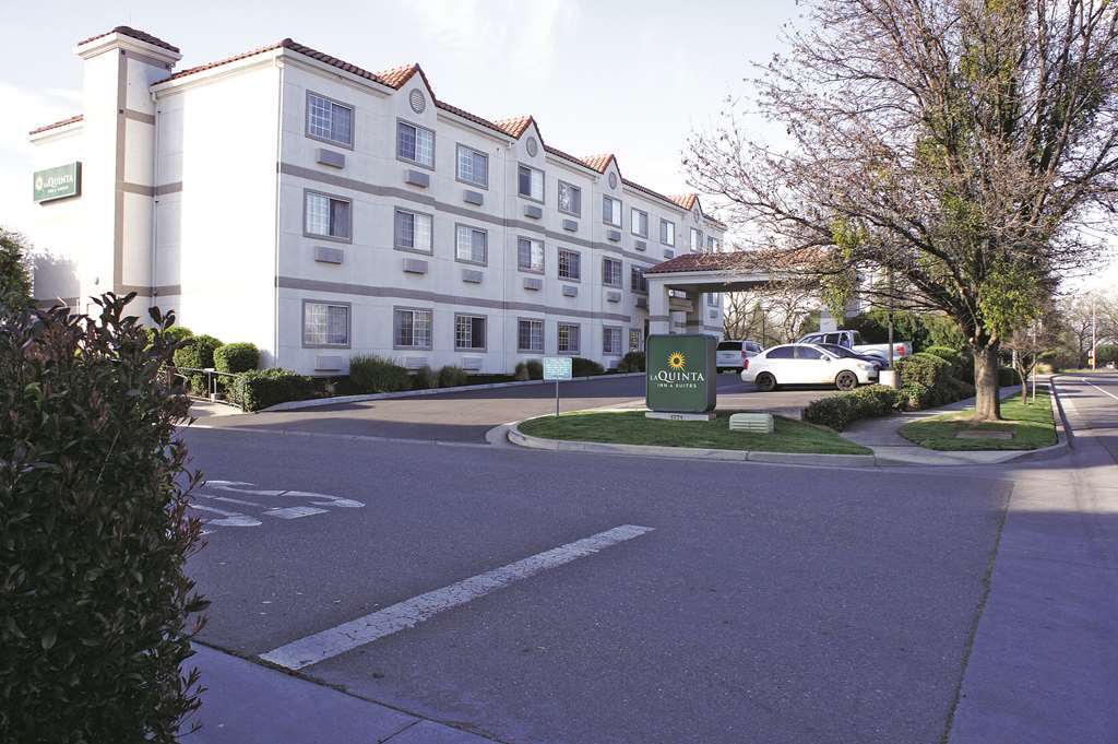 La Quinta By Wyndham Davis Hotel Bagian luar foto