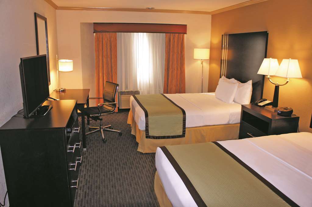 La Quinta By Wyndham Davis Hotel Ruang foto